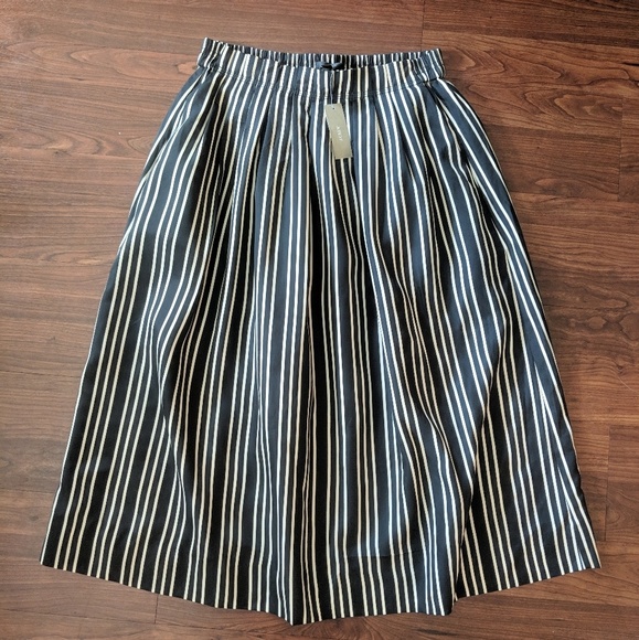 J. Crew Dresses & Skirts - J. Crew NWT black & white stripped skirt, size 4